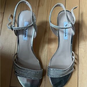 NINA Nelena Silver Crystal Metallic Low-Heel Dress Sandal Women Size 9.5 VGUC